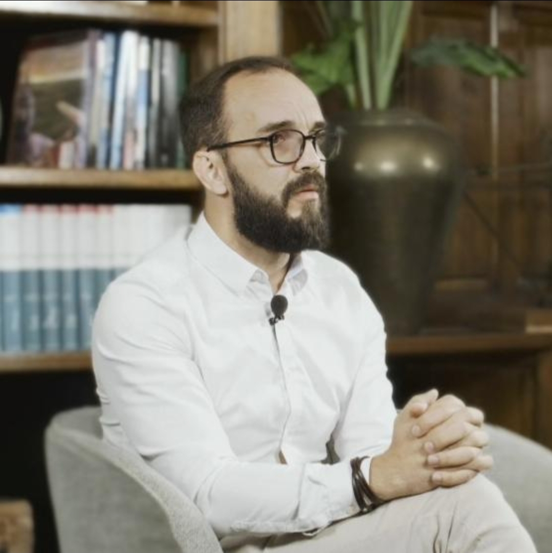 Cristian R. CREANGA